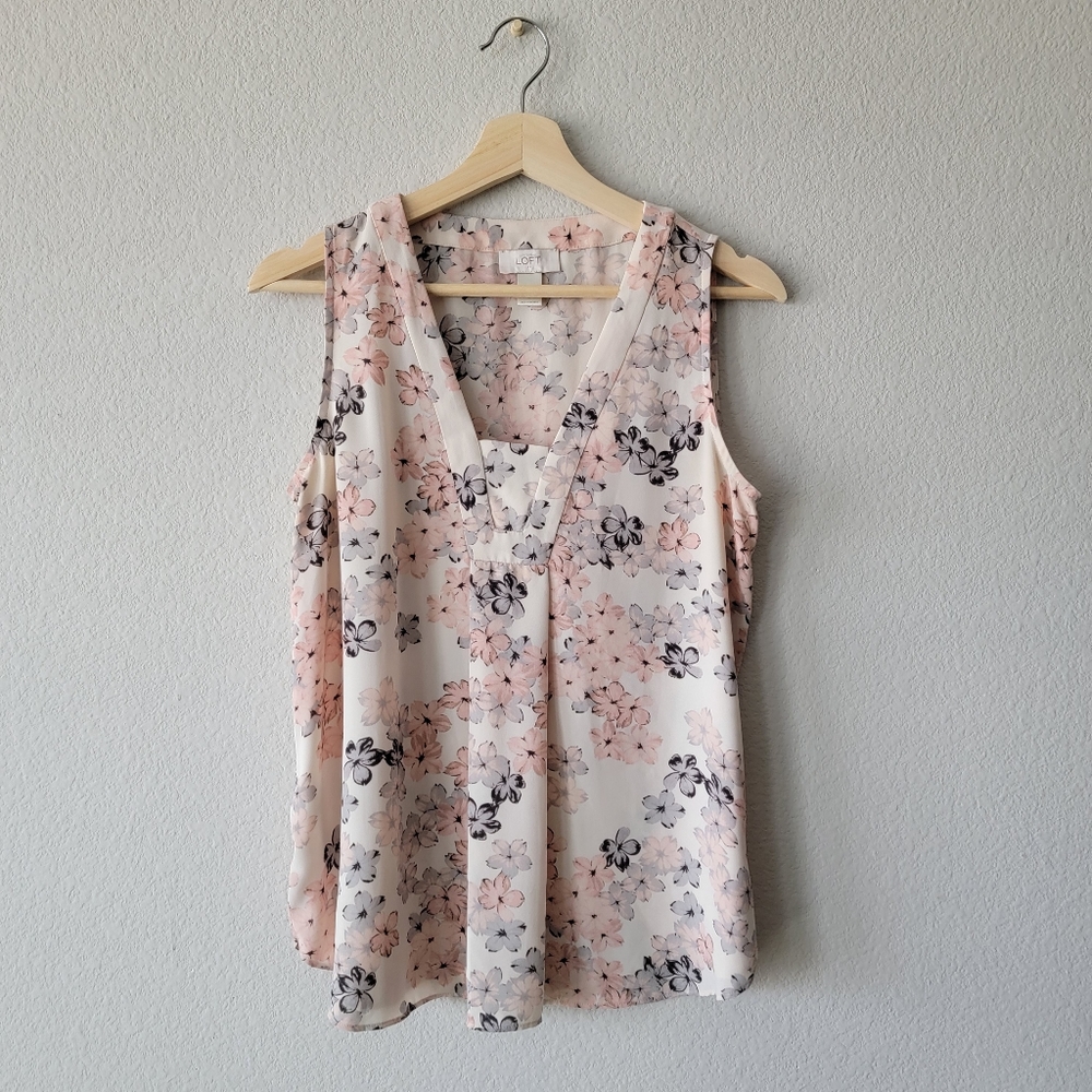 LOFT | SLEEVELESS BLOUSE | COLOR IVORY WITH CHERRY BLOSSOM FLOWERA| SIZE S